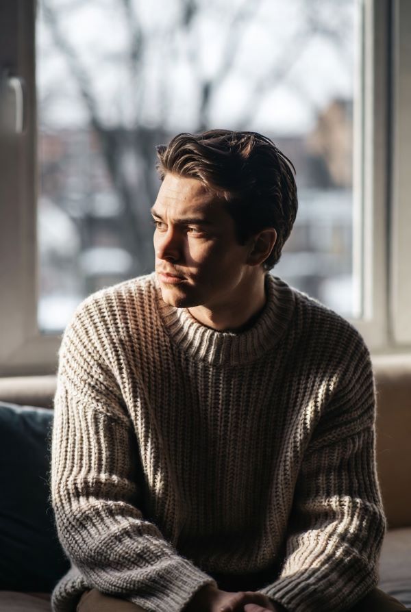 Een warme trui in plaats van de kachel omhoog?!