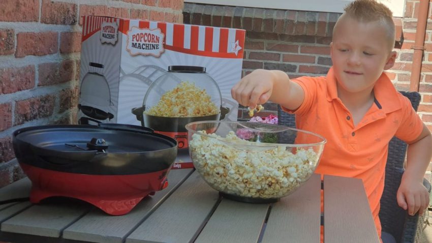 Met deze toffe retro popcornmachine van Gadgy is het popcorntijd!