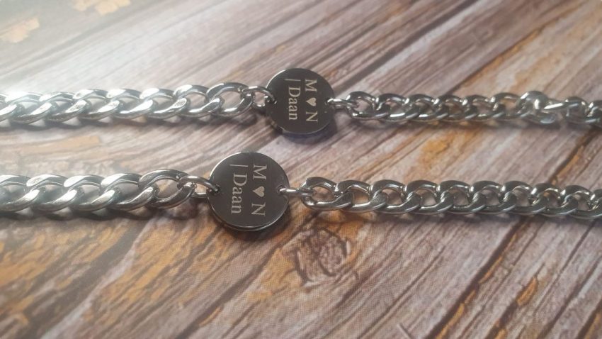 Koppel armbanden van DRKS